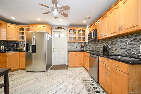 111-34 140th St, Jamaica, NY 11435