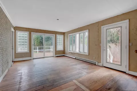 Living - 34 Thorburn Ave, Patchogue, NY 11772 photo 2 of 3