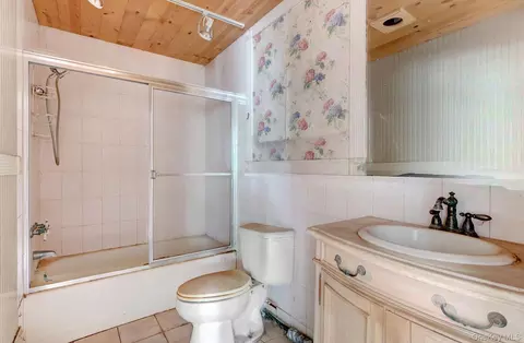 Bath - 34 Thorburn Ave, Patchogue, NY 11772 photo 2 of 2