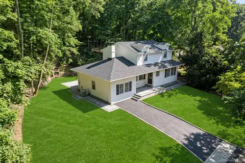 128 Crooked Hill Rd, Huntington, NY 11743