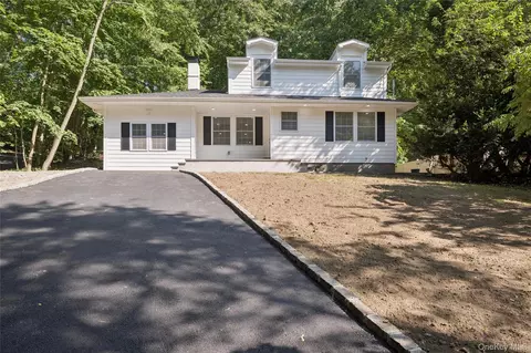 128 Crooked Hill Rd, Huntington, NY 11743