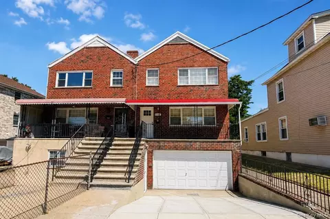 2887 Lamport Pl, New York, NY 10465