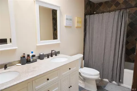 Bath - 50 Pleasant Ridge Dr, Poughkeepsie, NY 12603 photo 3 of 6