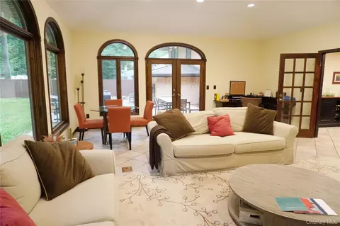 Living - 50 Pleasant Ridge Dr, Poughkeepsie, NY 12603 photo 3 of 5
