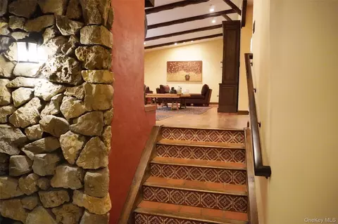 Entry Way - 50 Pleasant Ridge Dr, Poughkeepsie, NY 12603 photo 3 of 9