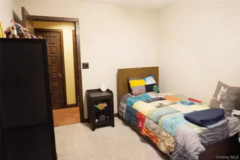Bedroom - 50 Pleasant Ridge Dr, Poughkeepsie, NY 12603 photo 5 of 7
