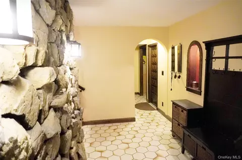 Entry Way - 50 Pleasant Ridge Dr, Poughkeepsie, NY 12603 photo 1 of 9