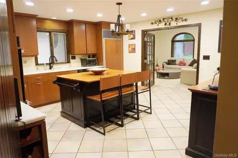 Kitchen - 50 Pleasant Ridge Dr, Poughkeepsie, NY 12603 photo 1 of 2