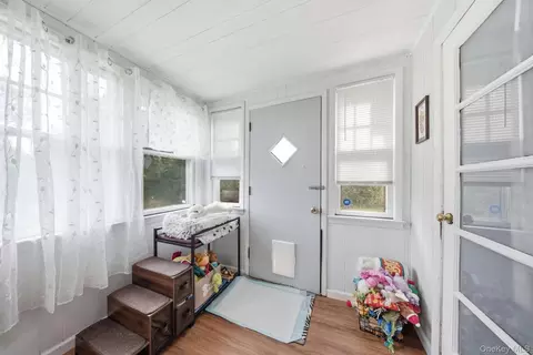 Entry Way - 124 Bower Rd, Poughkeepsie, NY 12603 photo 2 of 5