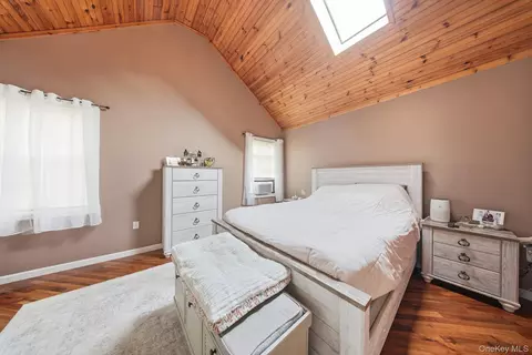 Bedroom - 124 Bower Rd, Poughkeepsie, NY 12603 photo 1 of 2