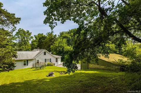 Exterior - 124 Bower Rd, Poughkeepsie, NY 12603 photo 9 of 11