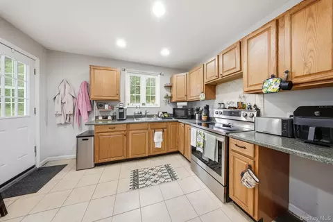 Kitchen - 124 Bower Rd, Poughkeepsie, NY 12603 photo 1 of 2