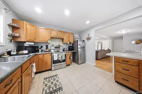 Kitchen - 124 Bower Rd, Poughkeepsie, NY 12603 photo 2 of 2