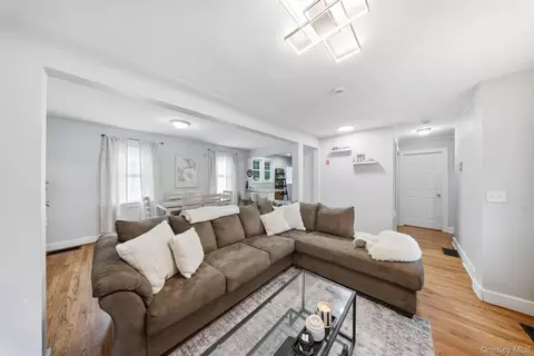 Entry Way - 124 Bower Rd, Poughkeepsie, NY 12603 photo 1 of 5