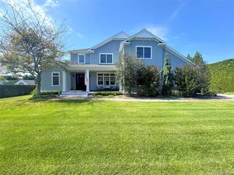 43 Shore Rd, Remsenburg, NY 11960