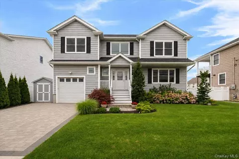 2548 Ocean Ave, Seaford, NY 11783