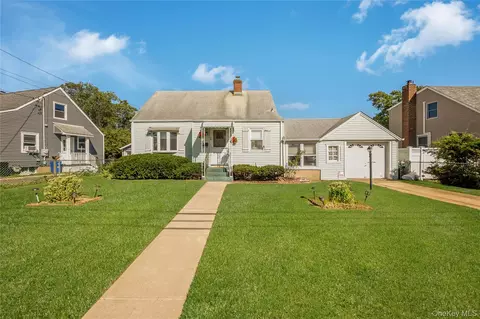 45 Birch Ave E, Farmingdale, NY 11735