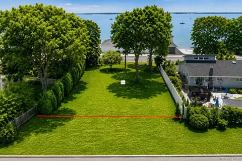 Eatons Neck Road, Huntington, NY 11768