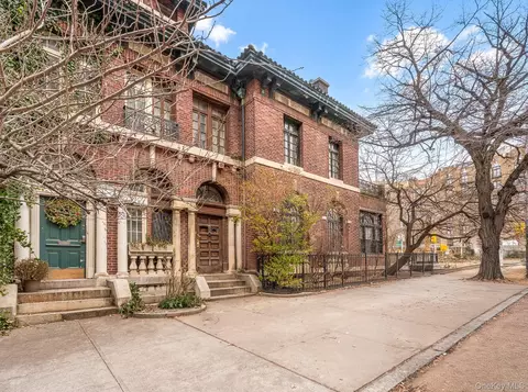 811 Riverside Dr, New York, NY 10032