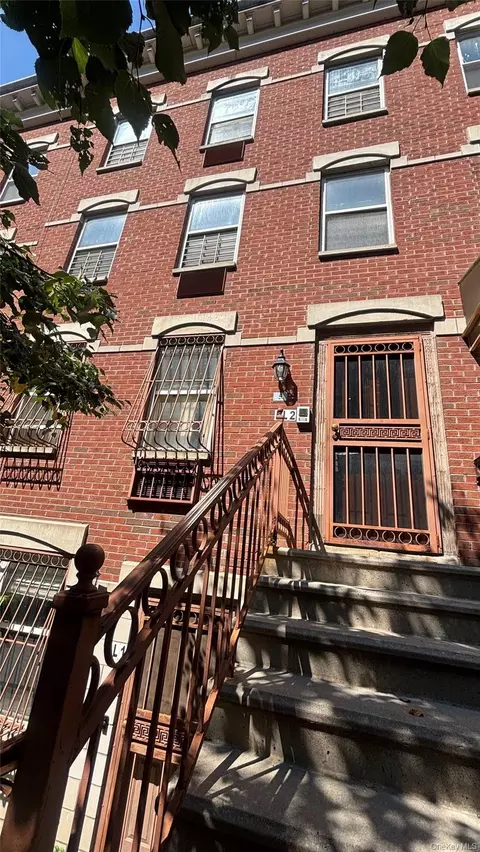 5 E 117th St, New York, NY 10035