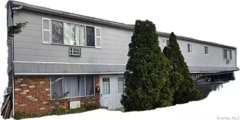 14753 Weller Ln, New York, NY 11422