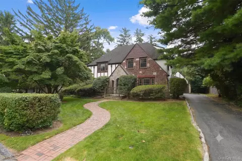8 Ritchey Pl, White Plains, NY 10605