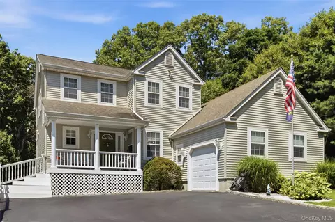 104 Lincoln Blvd, Hauppauge, NY 11788