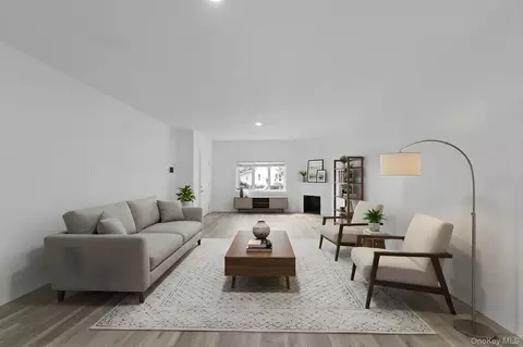 21216 Nashville Blvd, New York, NY 11411