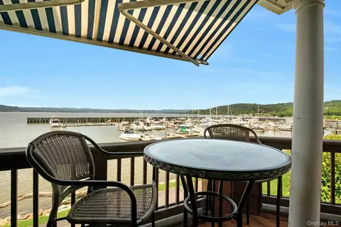 308 Half Moon Bay Dr, Cortlandt, NY 10520