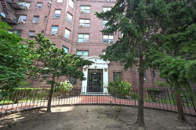 61-41 Saunders St #B25, New York, NY 11374