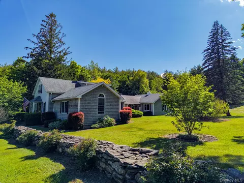 221 Camp Medusa Rd, Rensselaerville, NY 12147