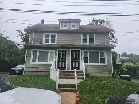 1068 Arthur St, Uniondale, NY 11553