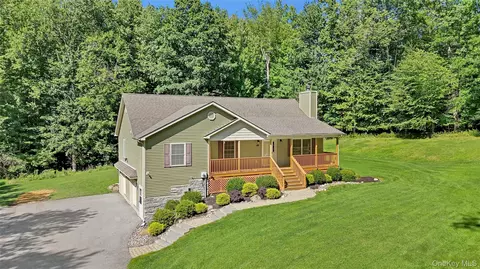 49 Bushville Rd, Greenville, NY 10998