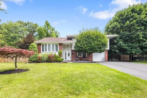 21 Echo Ridge Rd, Ramapo, NY 10952