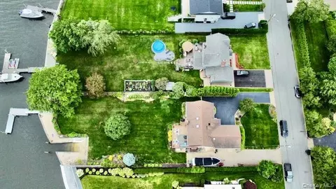 131 Crystal Beach Blvd, Moriches, NY 11955