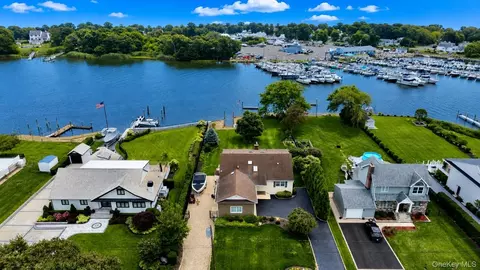 131 Crystal Beach Blvd, Moriches, NY 11955
