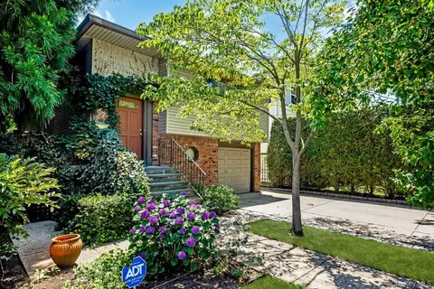 67 Cedar Pl, Floral Park, NY 11001