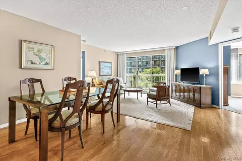 10 Stewart Pl #7FW, White Plains, NY 10603