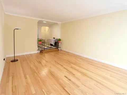 300 W 53rd St #4K, New York, NY 10019