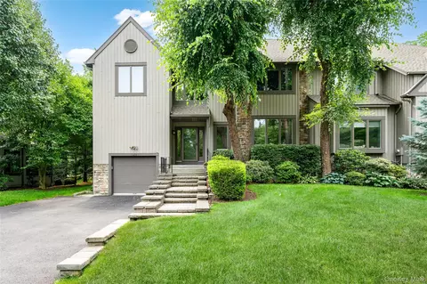 142 Woodbrook Rd, White Plains, NY 10605