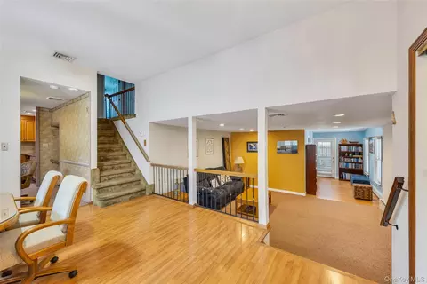Entry Way - 35 Jerold St, Plainview, NY 11803 photo 1 of 4