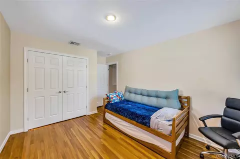 Bedroom - 35 Jerold St, Plainview, NY 11803 photo 4 of 7
