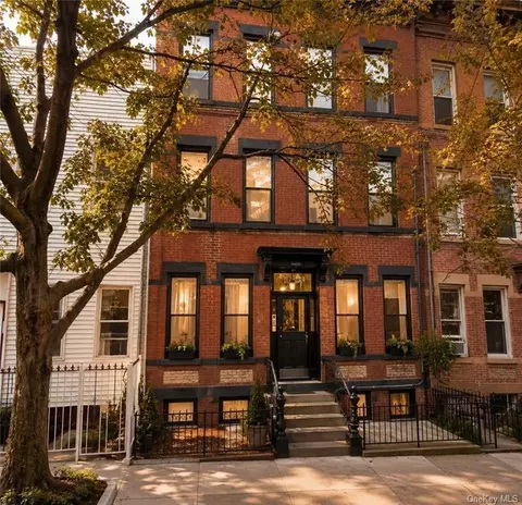 28 St Nicholas Ave #2L, Brooklyn, NY 11237
