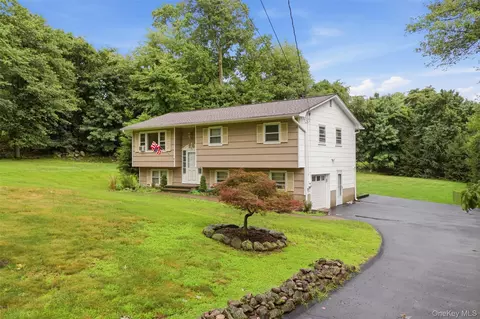 3 Larch Ct, Ramapo, NY 10901