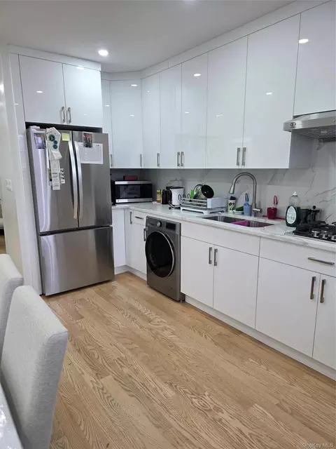 71-37 Vleigh Pl #40B, Kew Gardens Hills, NY 11367
