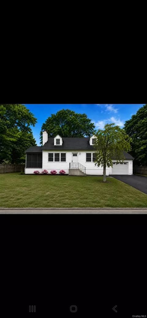 2 Francis Pl, Clarkstown, NY 10960