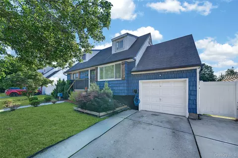 Exterior - 2136 Spruce St, Baldwin, NY 11510 photo 5 of 5