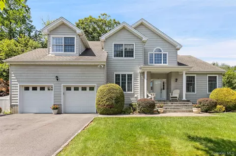 57 Travis Rd, Baldwin Place, NY 10505