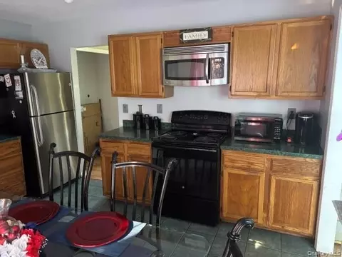 Kitchen - 107 Constable Dr, Riverhead, NY 11901 photo 1 of 2