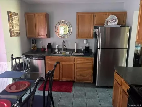 Kitchen - 107 Constable Dr, Riverhead, NY 11901 photo 2 of 2